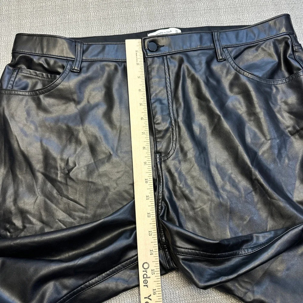 Abercrombie & Fitch Vegan Leather Pants Womens 35 x20 Cropped Goth‎ Biker Faux